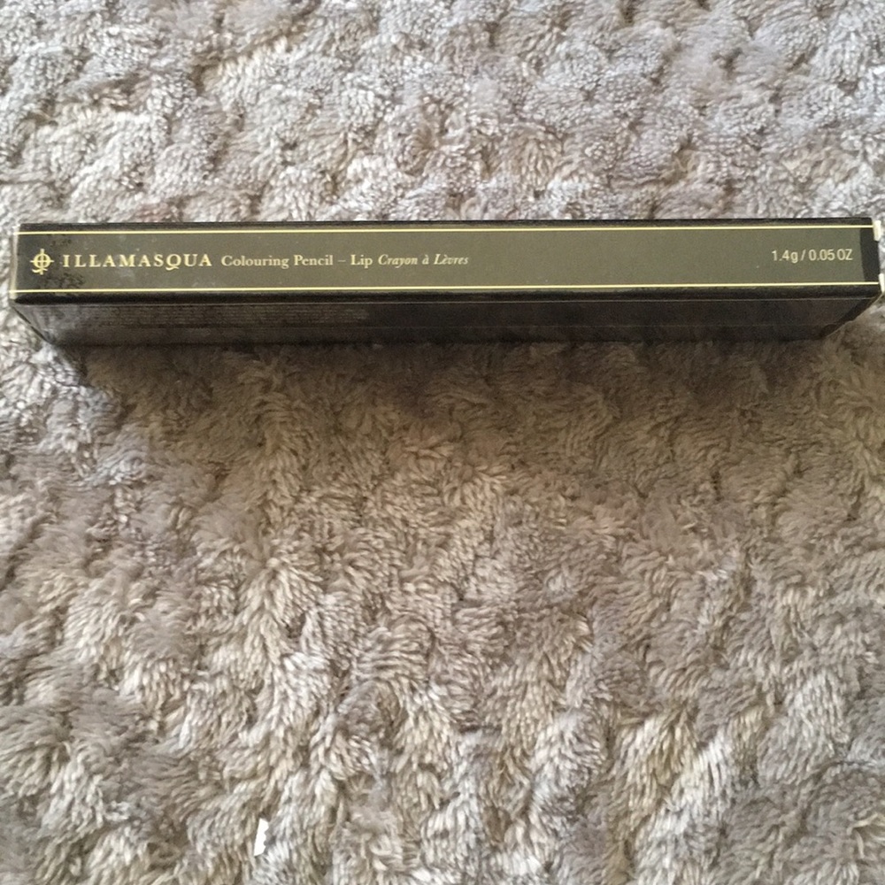 ILLAMAQUA Lip Liners set